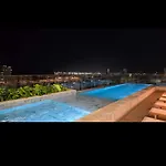 Apartamento Moderno à Poucas Quadras Da Av Beira Mar *