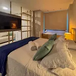 Apartamento Moderno à Poucas Quadras Da Av Beira Mar